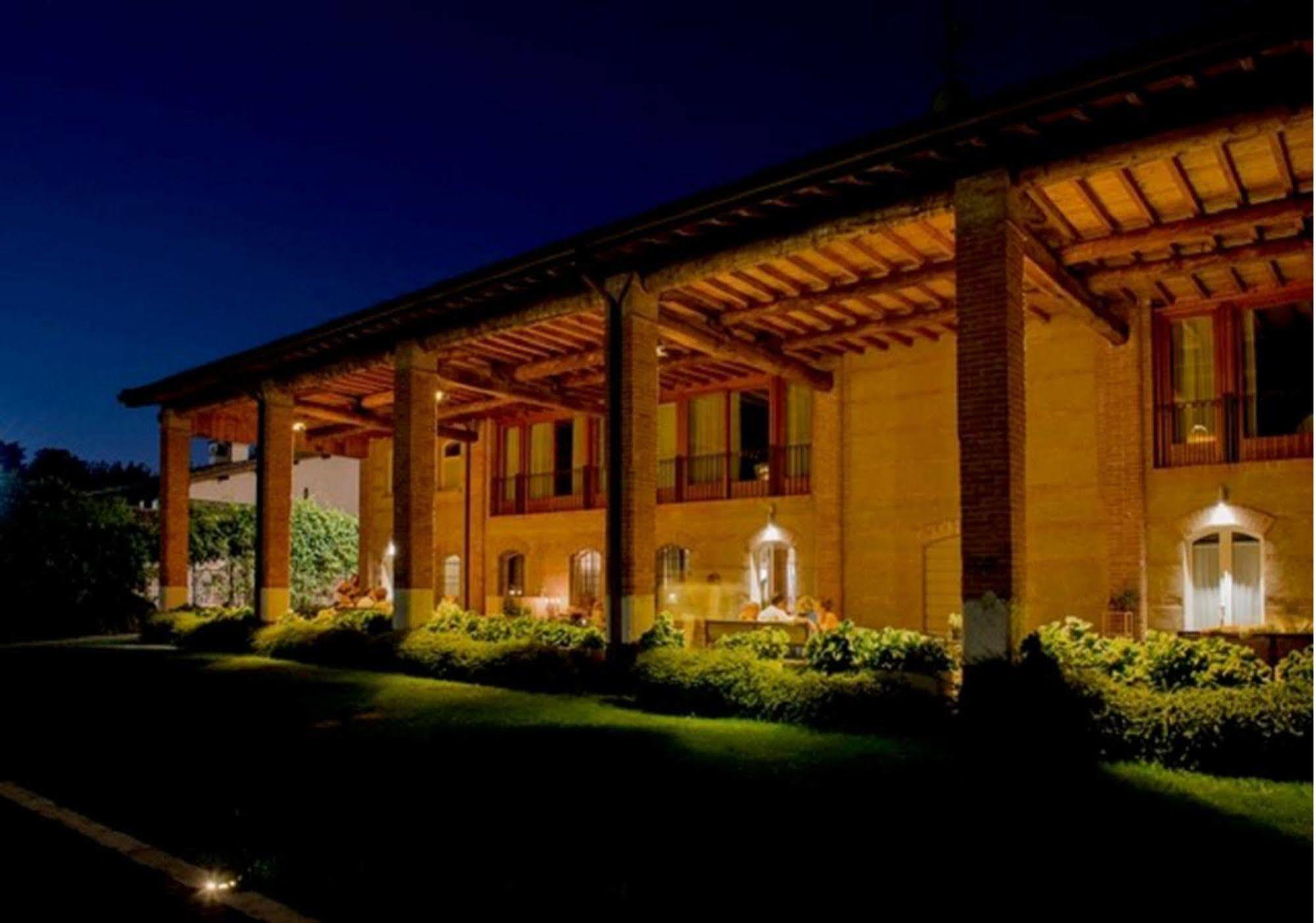 Santellone Resort Brescia Exterior photo